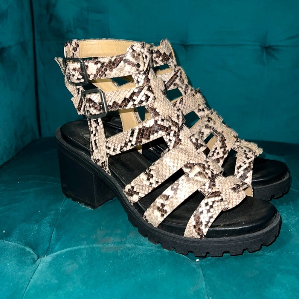 Snake Print Strappy Sandal/Heels🐍